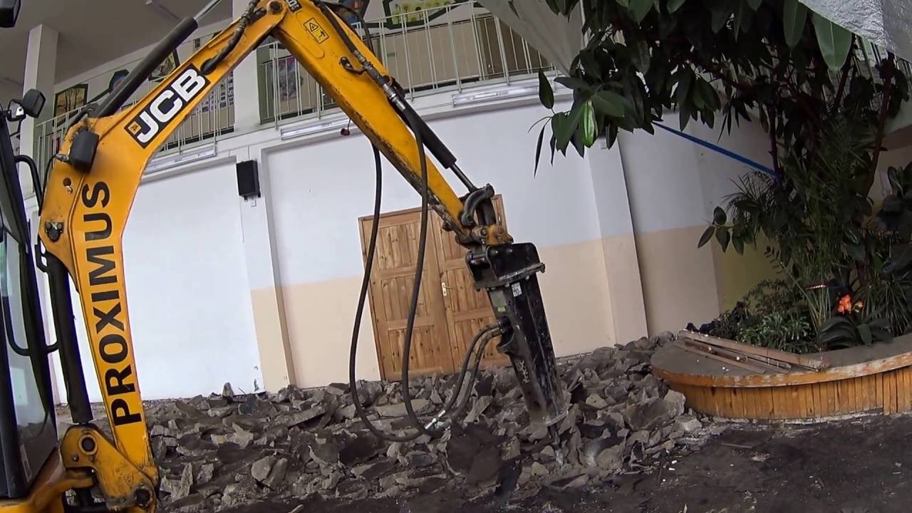 MINIKOPARKA  KUCIE BETONU
