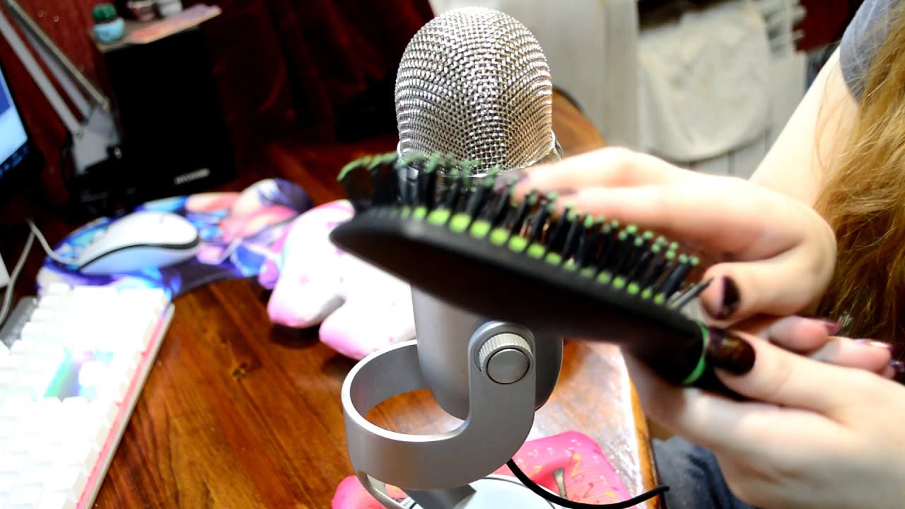 АСМР Расчески, расчесывание волос, постукивание /ASMR Combs, combing hair, tapping