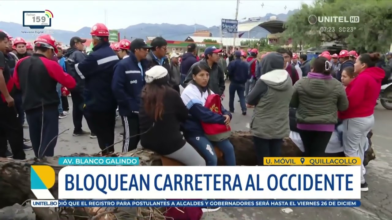Fabriles de Cochabamba bloquean la carretera a Oruro y La Paz en rechazo al decreto 5503