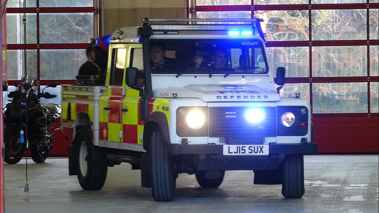 Surrey Fire And Rescue, S22O1 Land Rover Defender Turnout 🚨 