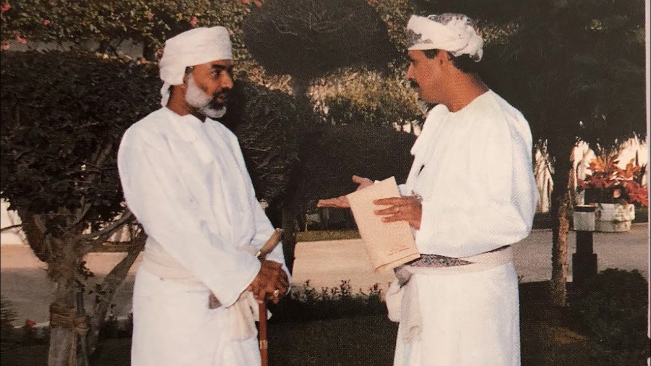 معالي عبدالعزيز الرواس.. وزير الإعلام العماني الأسبق
