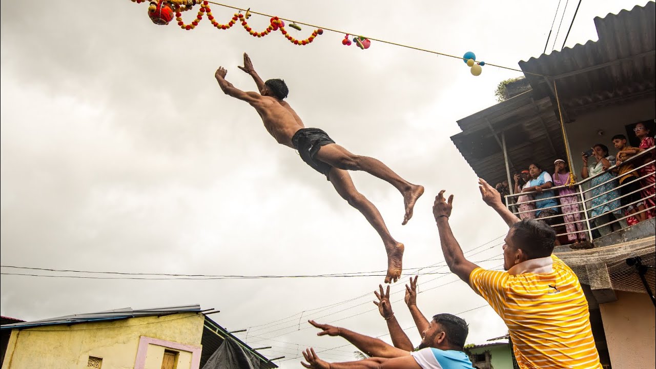 #superman सारखी उंच झेप घेउन फोडली जाणारी एकमेव  #dahihandi । Kurdus Alibaug Raigad दही हांडी