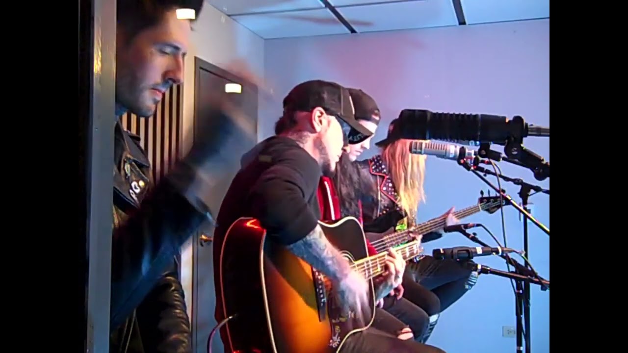 Flat Black - Sideways (Live Radio Session)