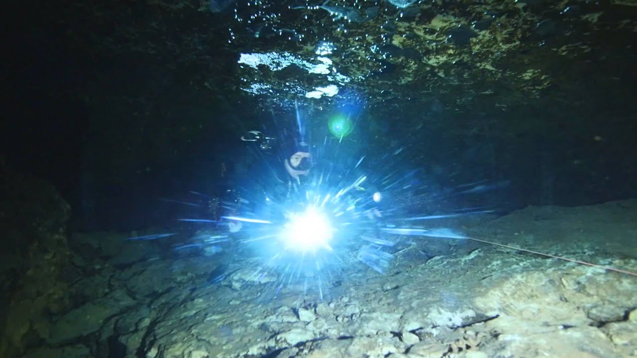 Tank Cave Diving G via H Tunnel