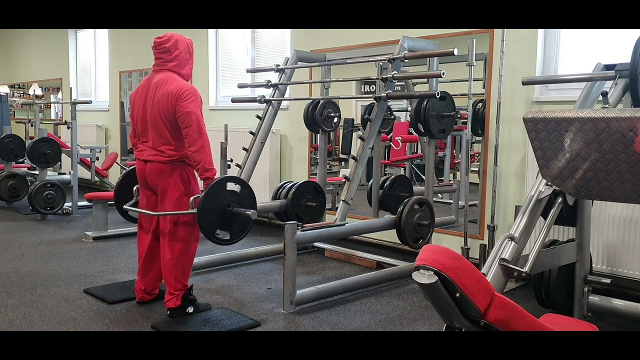 Fitness Irongym Kyjov - Z&aacute;da (back) - Mrtv&yacute; tah - HEX TRAP BAR