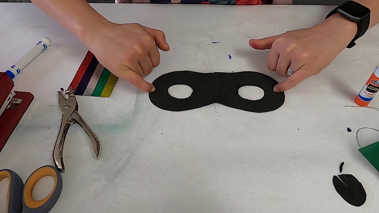 Make a quick superhero mask!