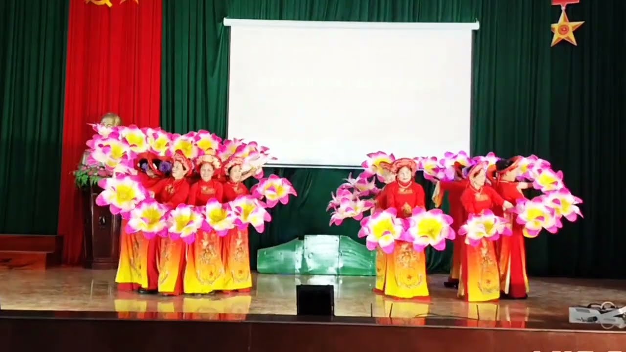 Ngàn hoa dâng Bác quan họ Bắc Ninh