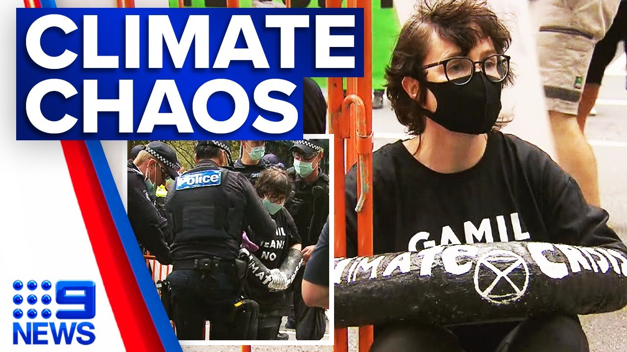 Extinction rebellion protesters swarm Melbourne CBD | 9 News Australia
