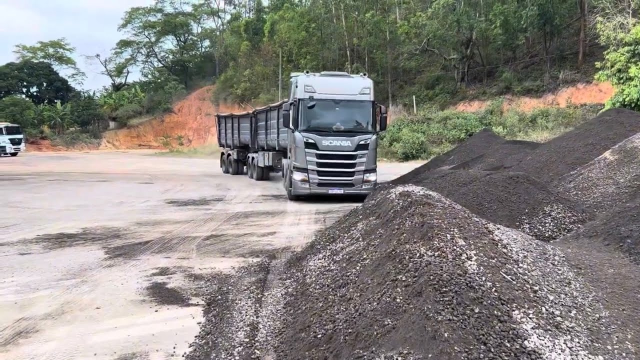 Como fazer o descarregamento do Scania R450 no bicaçamba#penaestrada #caminhão #dicas #top #estrada