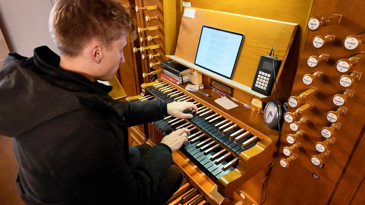 PRELUDE ON 'JOY TO THE WORLD' - Paul Fey