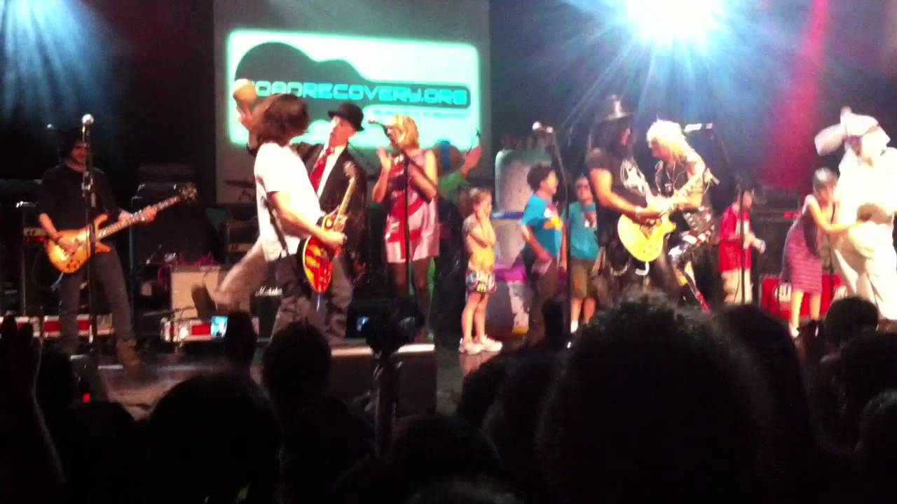 Slash and friends play The Beatles 
