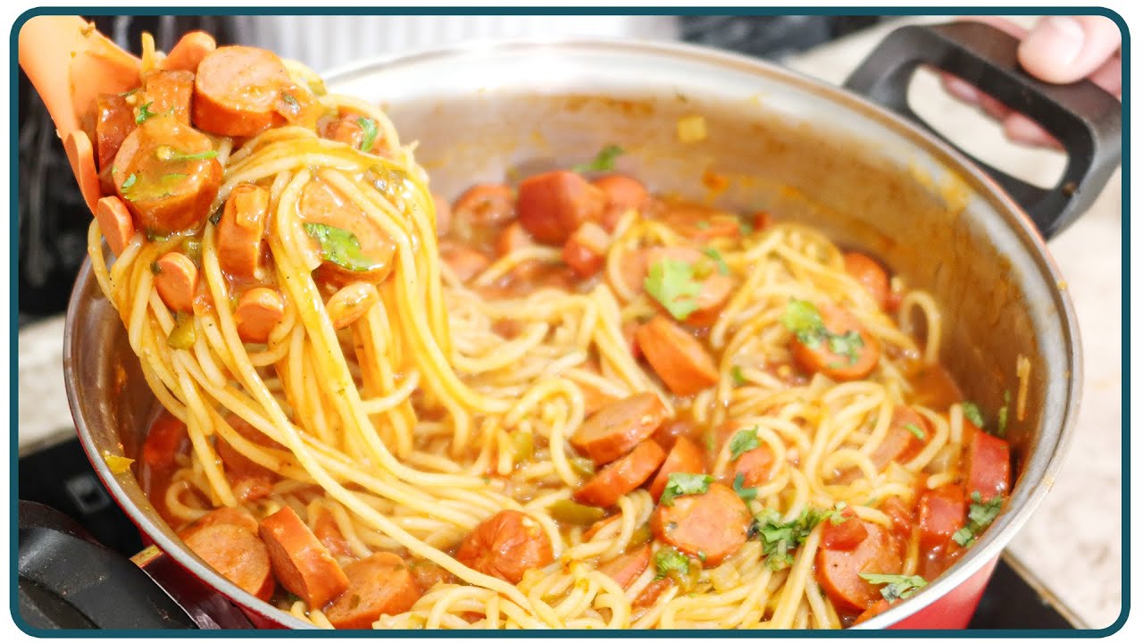 MACARRÃO COM SALSICHA EM UMA PANELA SÓ  | Nandu Andrade