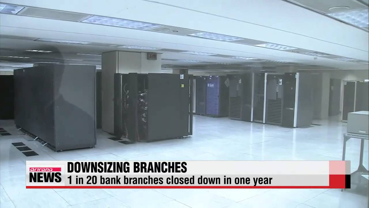 One out of every 20 bank branches has closed over past year 

은행 점포, 20곳 중 한 곳은