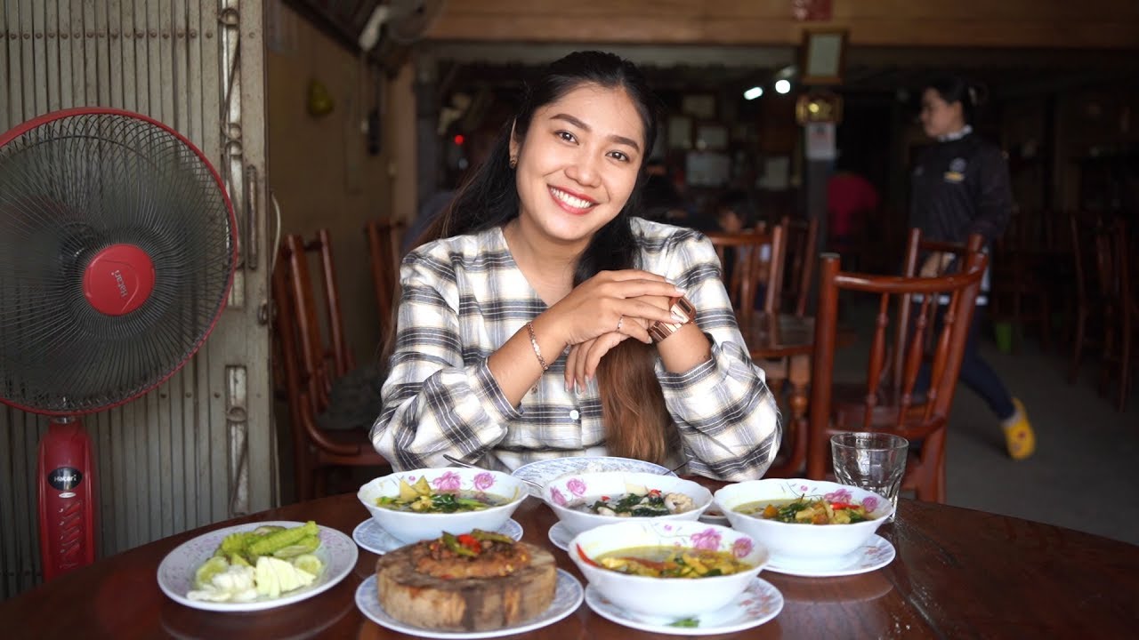 អាហារពេលថ្ងៃនៅបាត់ដំបង - Where to go for Lunch At Battambang Province? | Khmer Food | Let's Get Fat