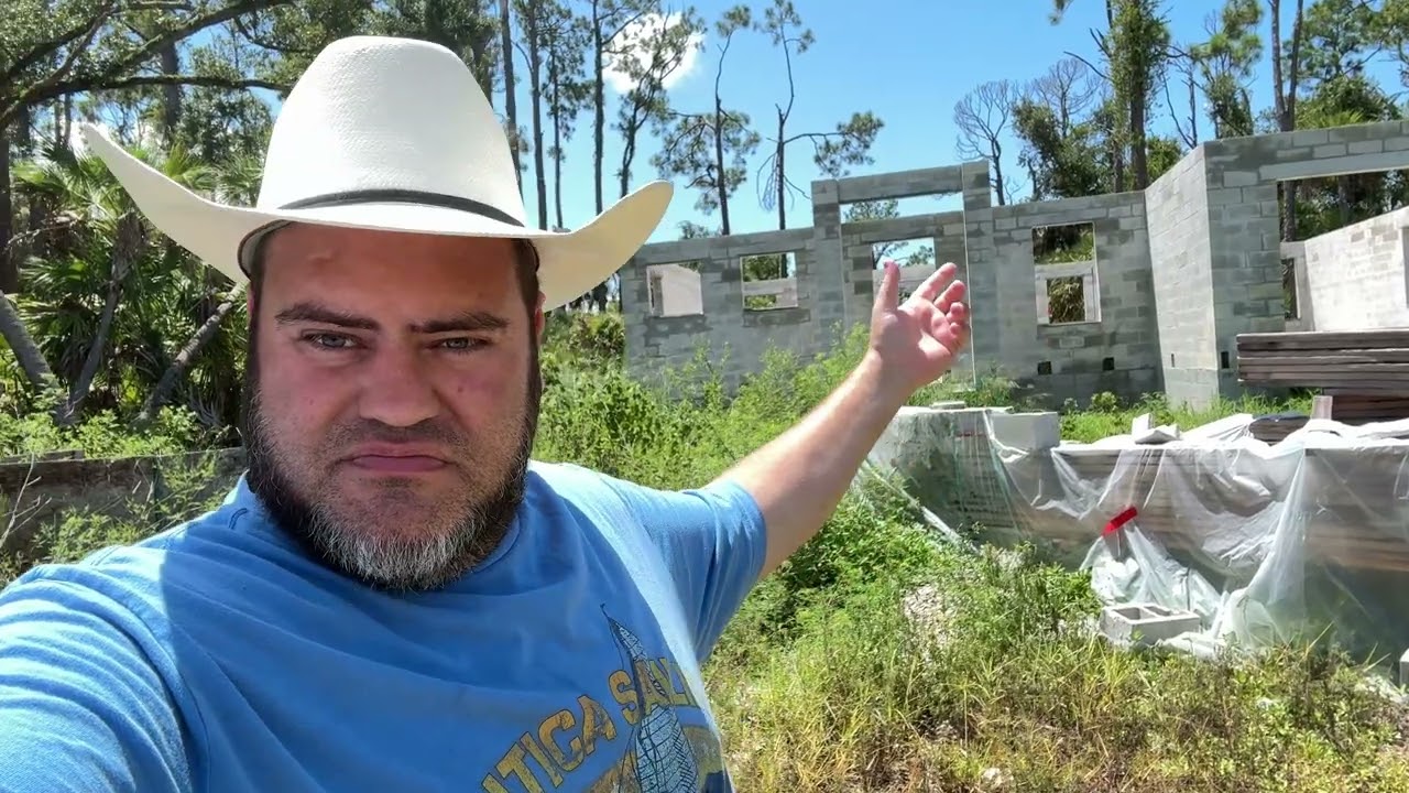 Builders Are Abandoning Construction Sites In Port Charlotte, Florida! Real Estate Panic! 