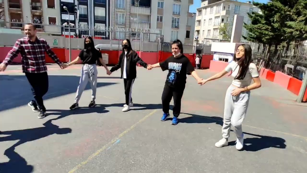 Sefa hocamız -B- Şubesine karşı.Balık 🐟 Ağı oyunu.Tenefüste, Mahallede v.s oynanabilir.