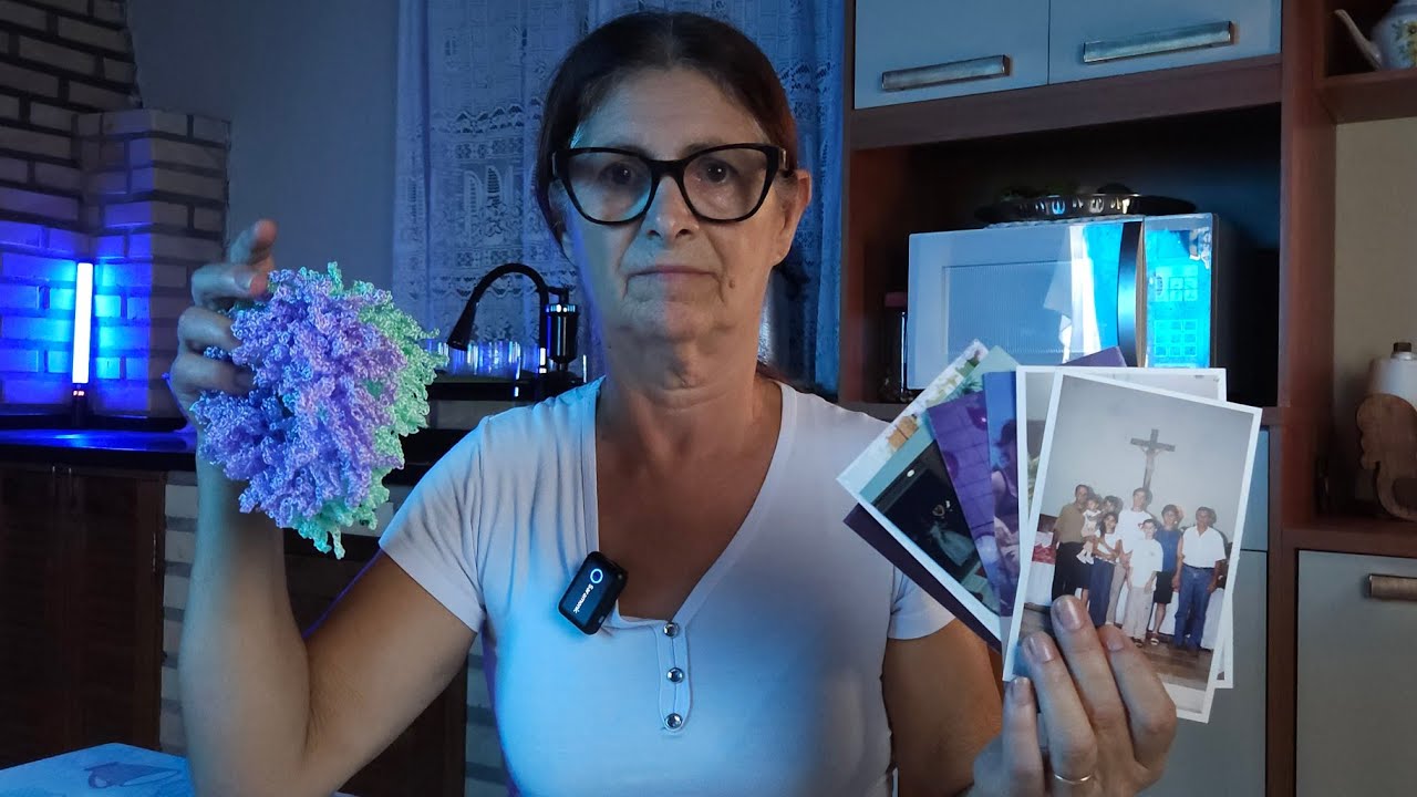 ASMR: Mostrando fotos antigas da minha família e Mostrando meus trabalhos