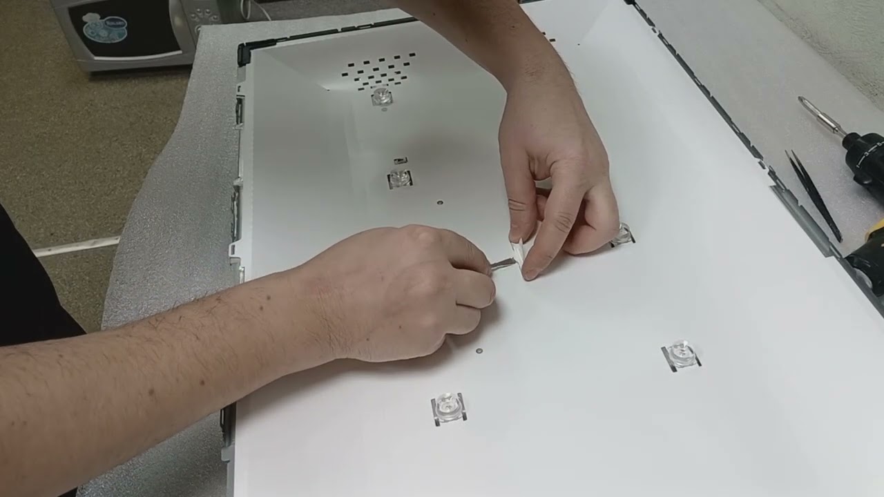 Ремонт телевизора TOSHIBA 32L5069, замена подсветки