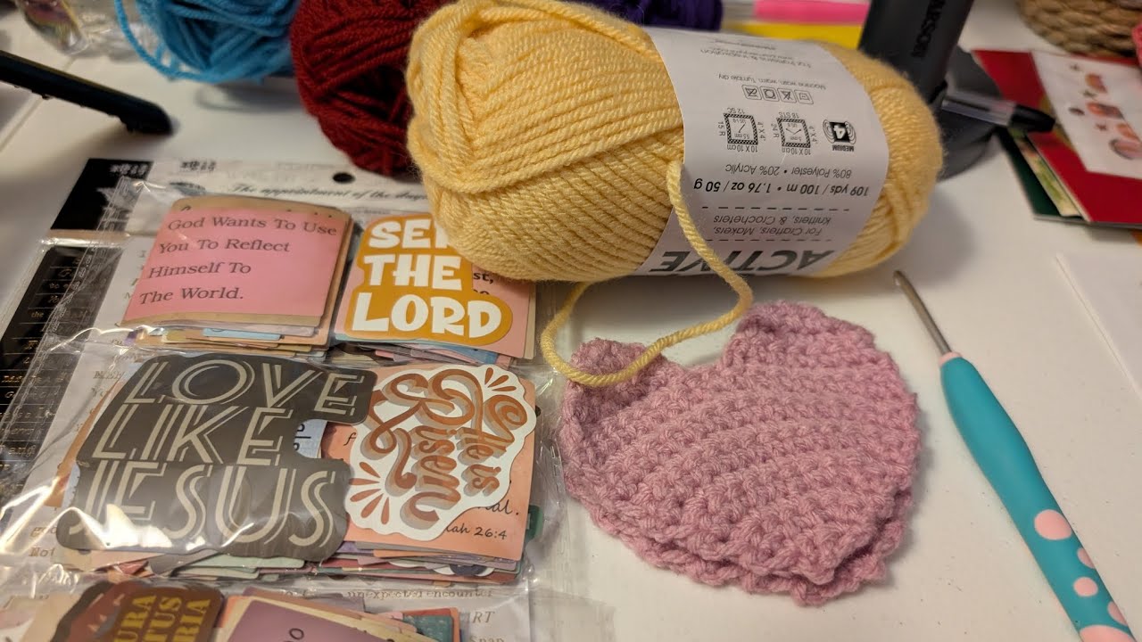 Crafty Saturday 🧶❤️