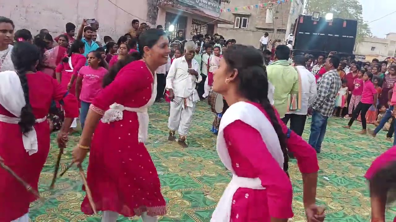 మావోల్లు మాఇంటికాడ సాంగ్ కి  యూత్ girls కోలాటం ఇరగదీసారు #longvideo #kolatam #youtube #fypシ゚viral 