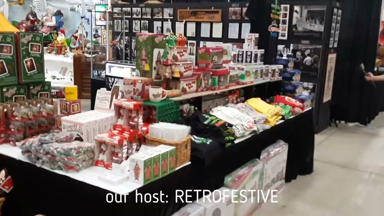 Higbees display comic-con holiday edition Niagara Falls, Canada 2025