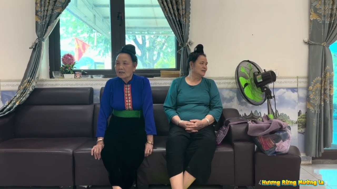 Bai khắp sai hặc sai chau phủ chang khắp lò Thị Ương mơi pi nọng au căn tỏn phăng 