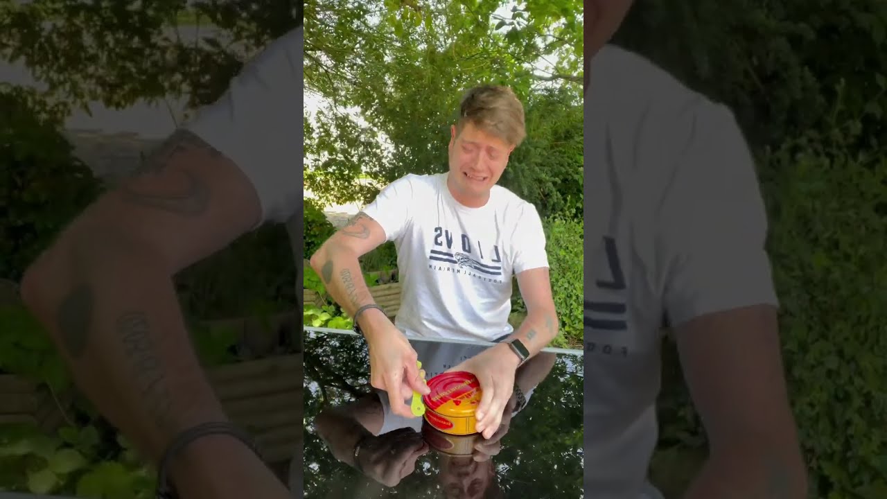 LA PIRE ODEUR AU MONDE (Surströmming)