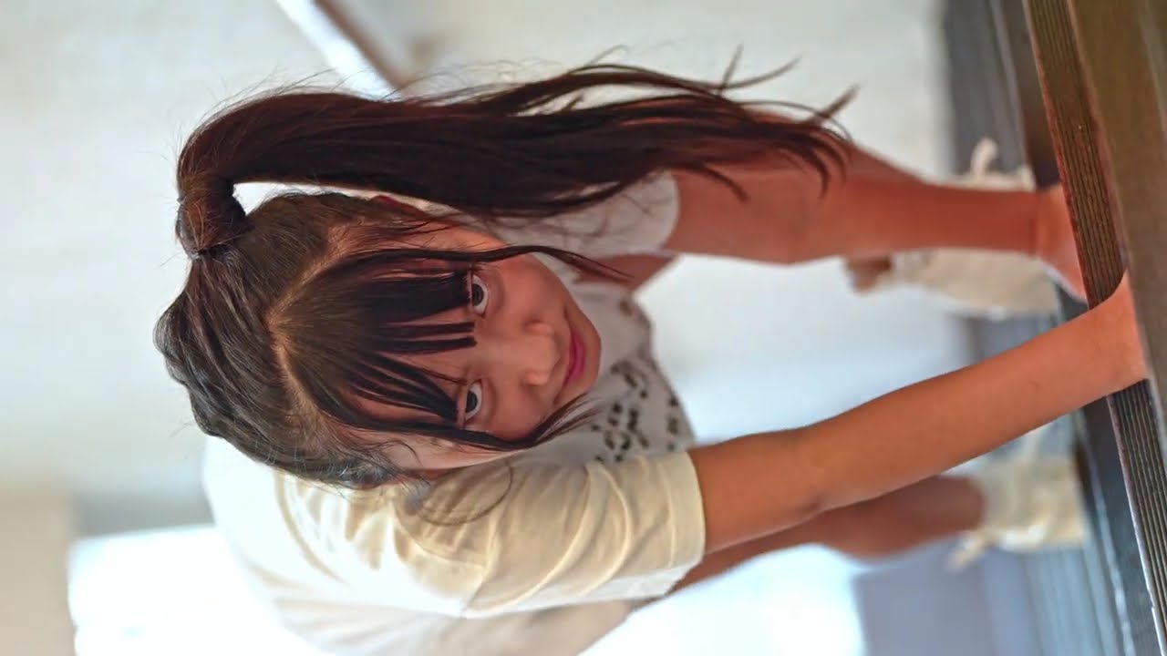 【スロー動画/4K】野獣と化した はなぱんまん…⁉️👀🦁 / part ① 階段登り編 