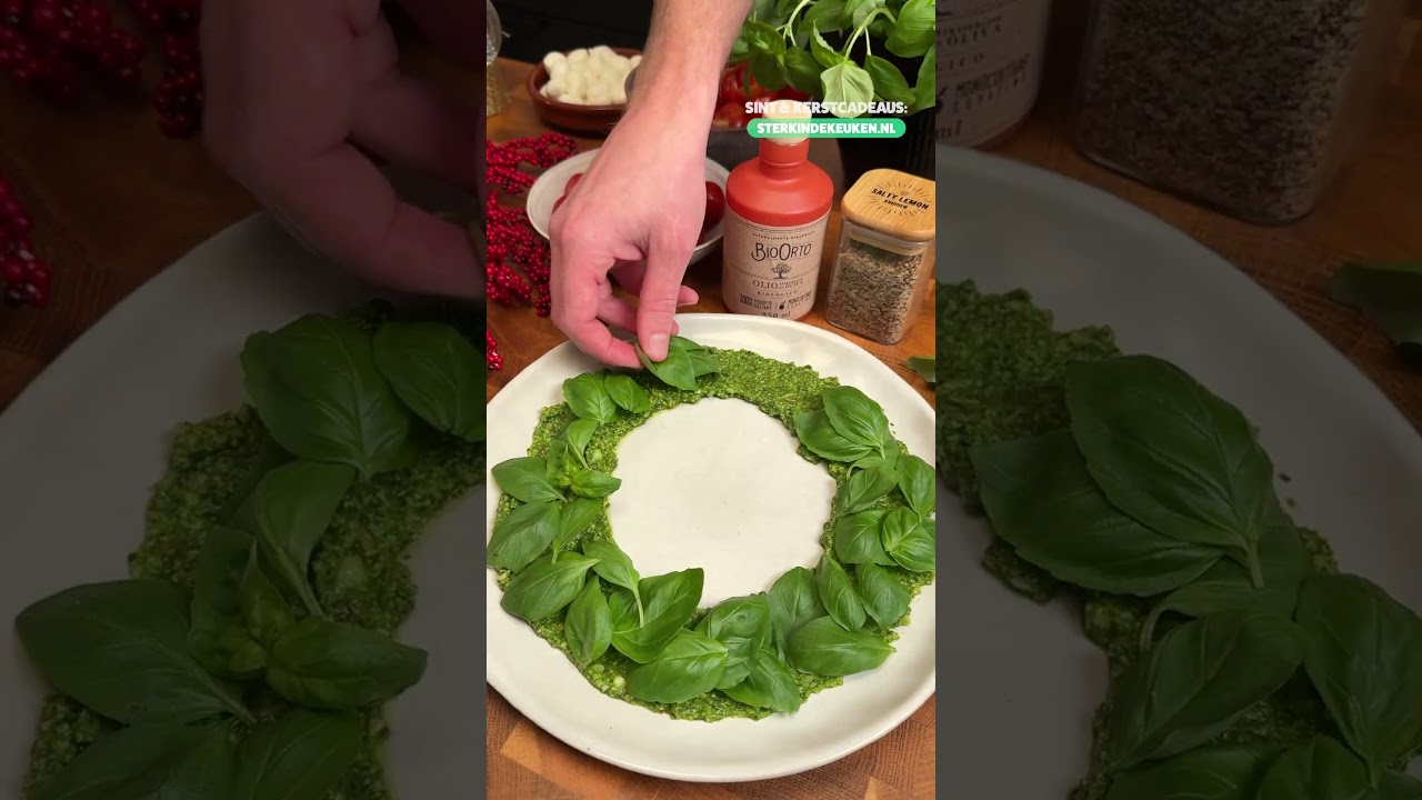 Kerstkrans Caprese - nog 41 dagen tot Kerst🎅🎄 #shorts #kerstdessert