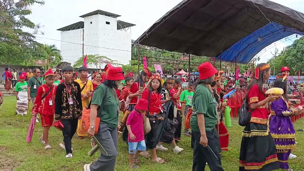 Defile Peserta KampNas Remaja III SMGT Part 1