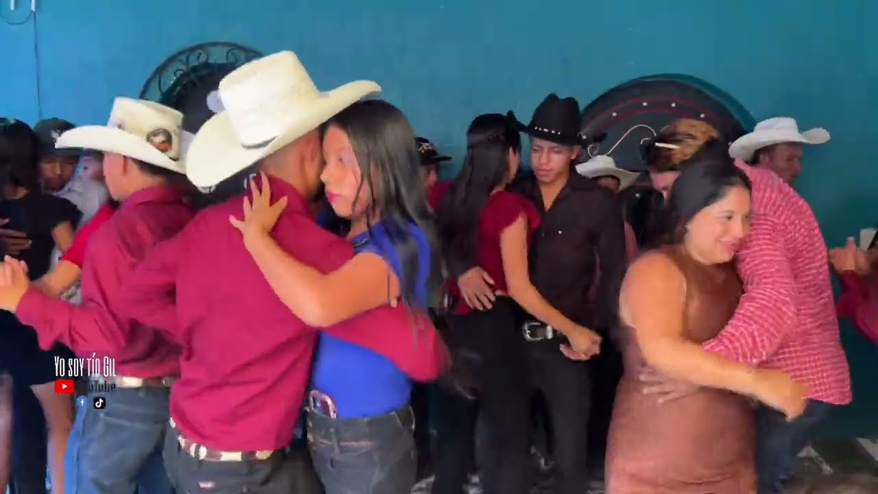 Estas parejas si le ponen ambiente a los bailes aquí en aldea la Catocha Chiquimula #baileschingones