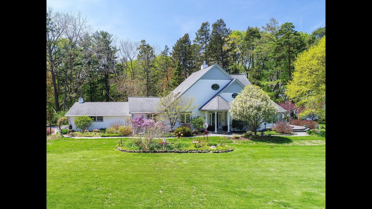 656 Lake Rd, Webster, NY