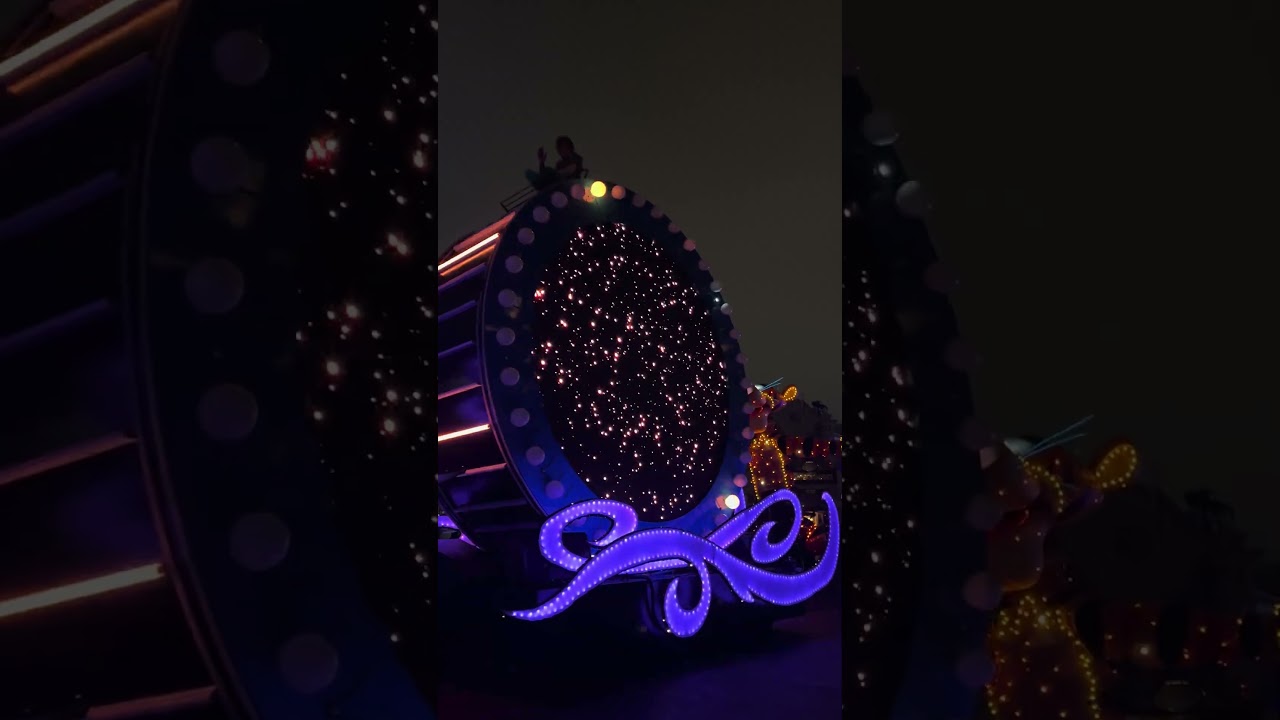 Disney Paint the Night Parade #paintthenight #disney #disneyland #parade #peterpan