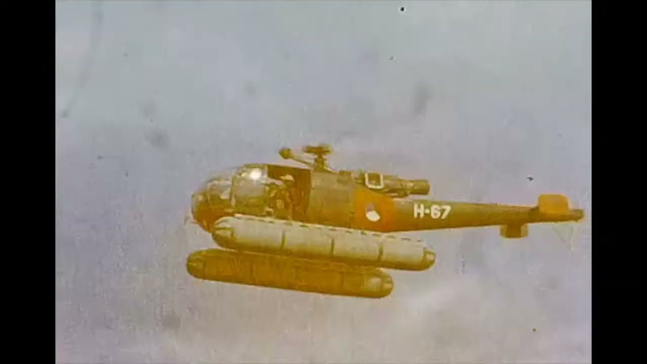 Terschelling zomer 1967 | Reddingheli H-67 | Nicolaas Marius reddingboot | Brandaris uitzicht