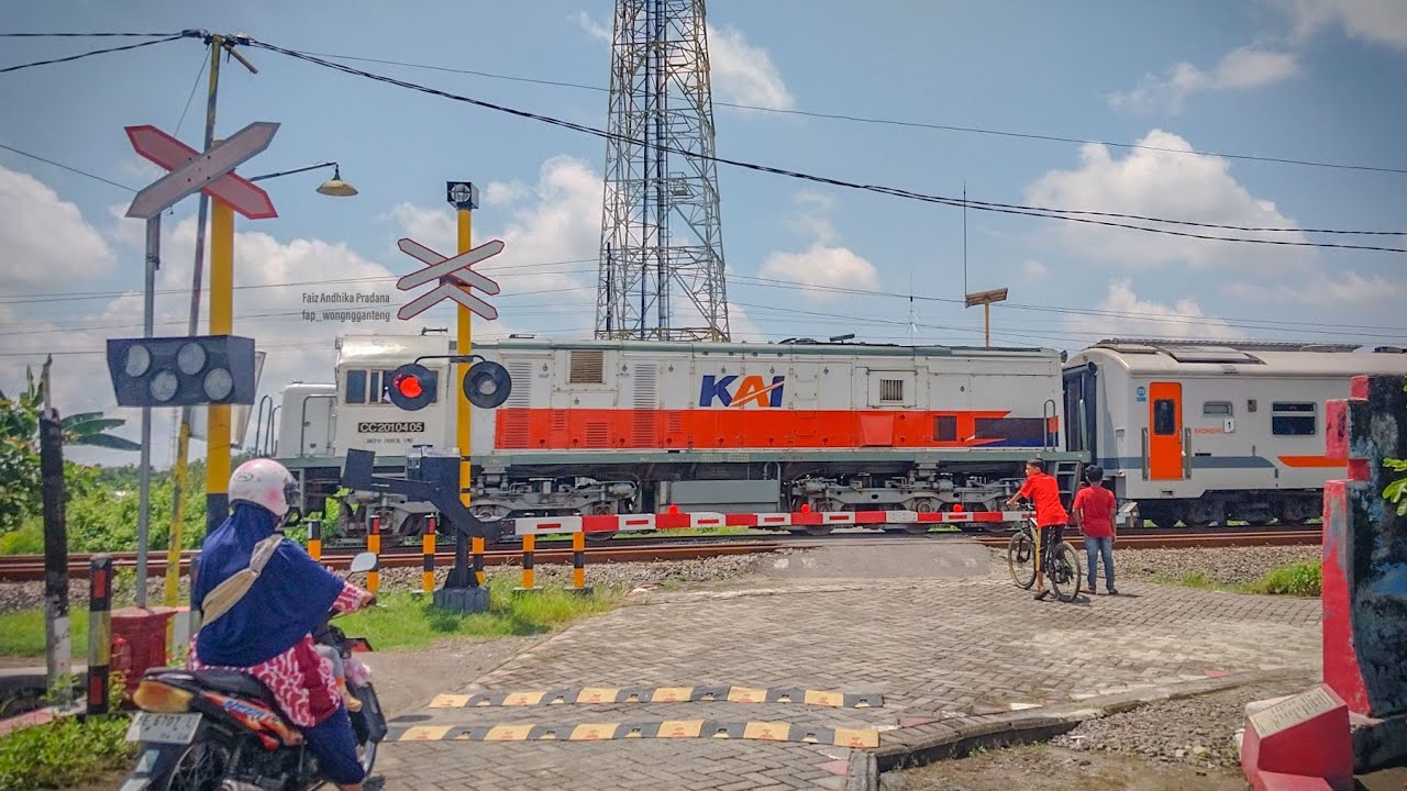 PALANG PINTU MULTEC TERBARU AKTIF | Perlintasan Kereta Api JPL 17 Tambakromo, Geneng, Kab. Ngawi