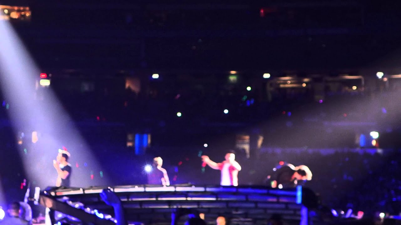 One Direction. Little White Lies. Rogers Centre. Toronto. 8.1.14