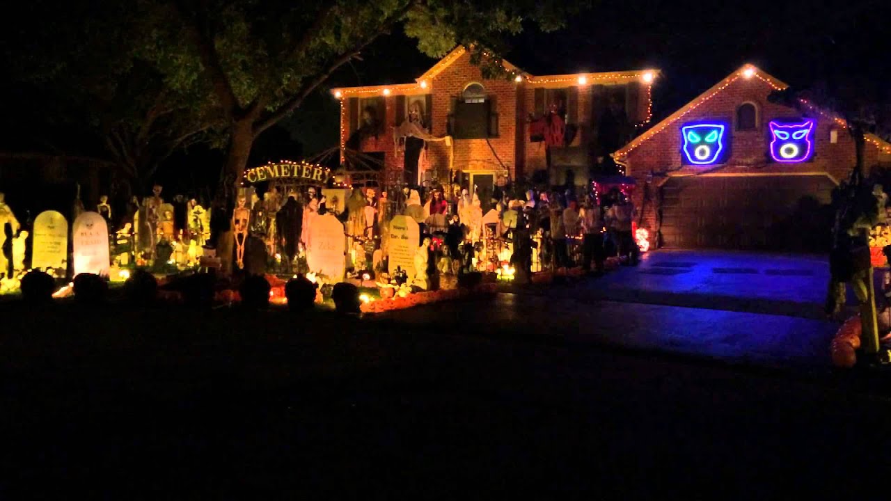 Halloween 2014 Light Show. Queen, Bohemian Rhapsody. Thomas Halloween House, Naperville IL