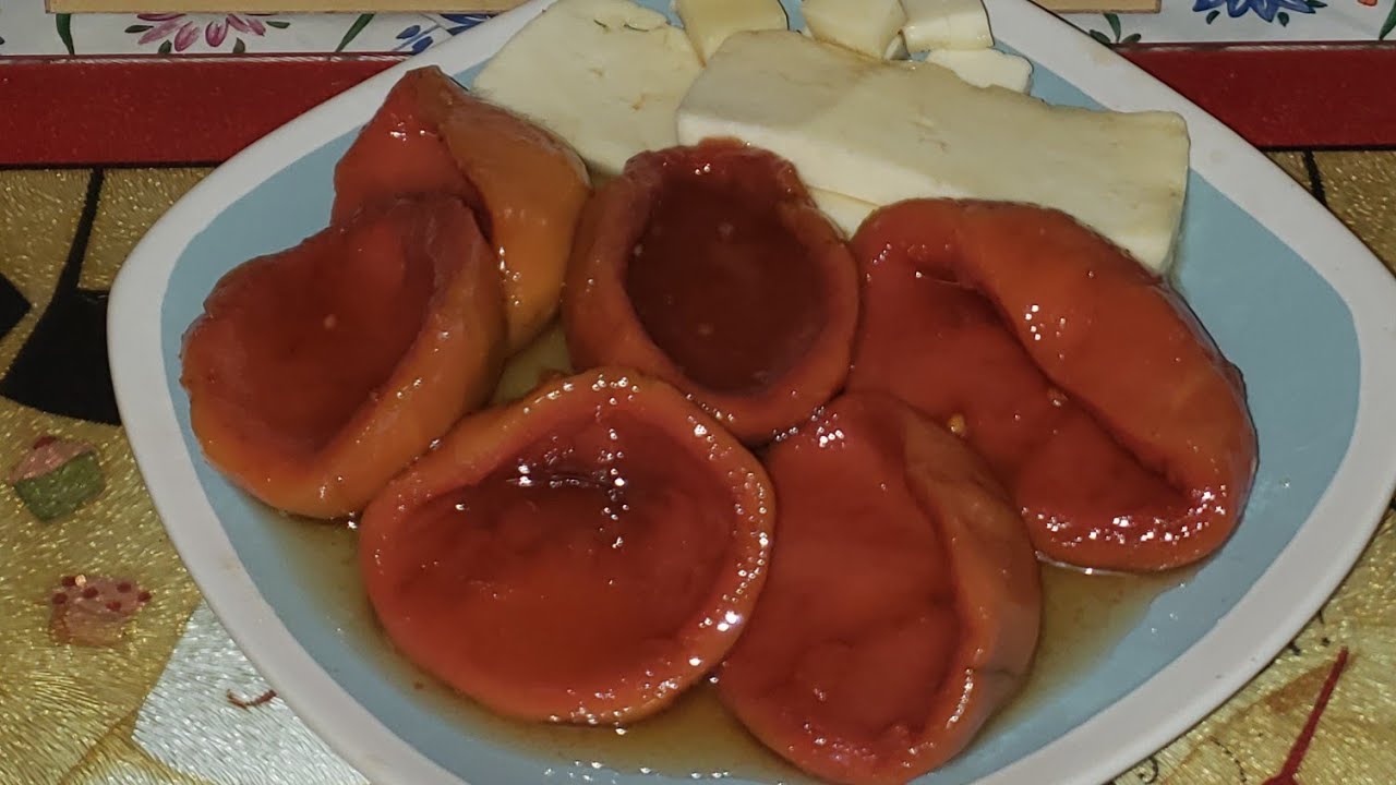 Casquitos de guayaba,dulce tradicional cubano ,te lo recomiendo es uno de los mas sabrosos postres