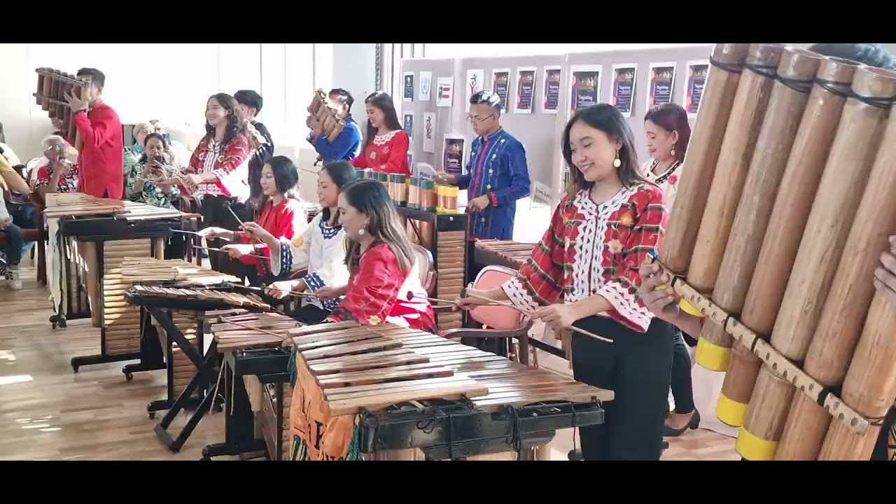 Leron, Leron Sinta - Banda Kawayan PILIPINAS -UN VIENNA #bandakawayanpilipinas #bandakawayan