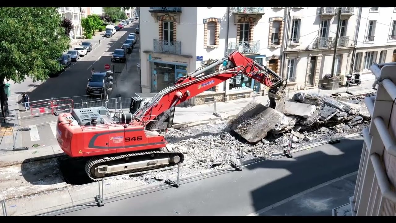 Nouvelle ligne trolleybus de Nancy. Travaux de démolition Avenue du Général Leclerc.