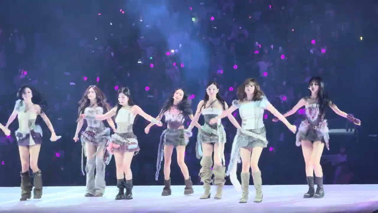 TWICE World Tour 