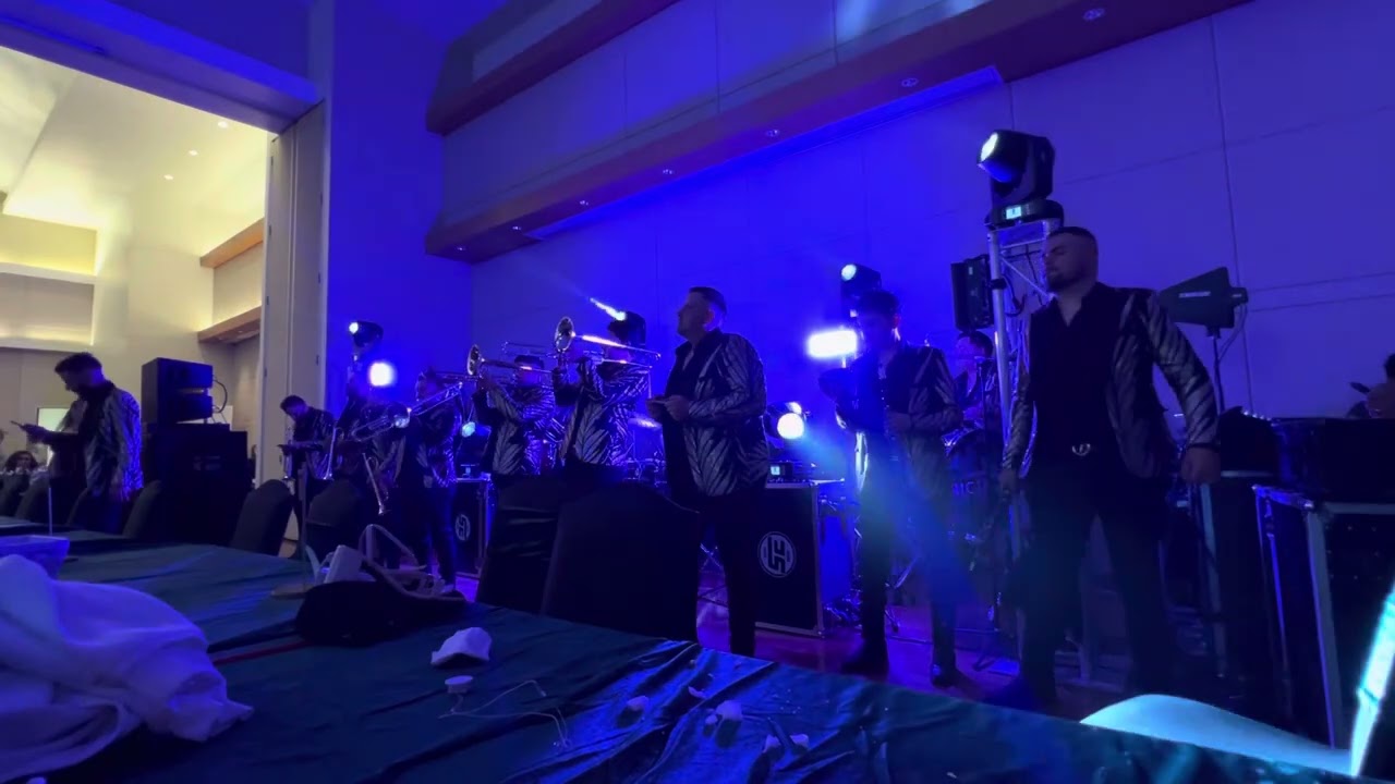 Banda La Iniciativa De Oakland California