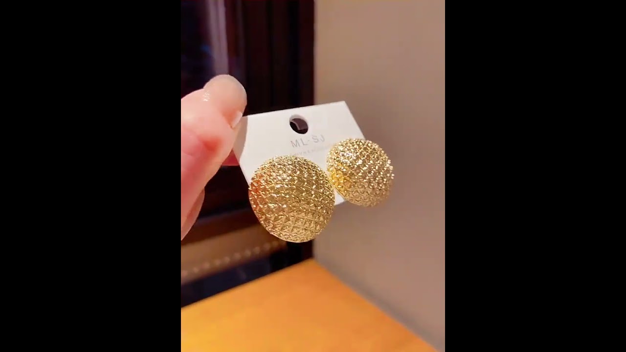 22k Gold Textured Round Stud Earrings
