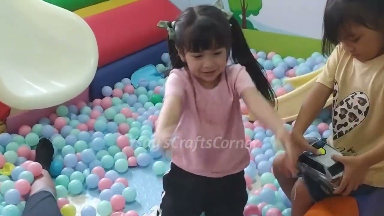 Rad & Ate Having Fun at CM Funlandia Indoor Playground