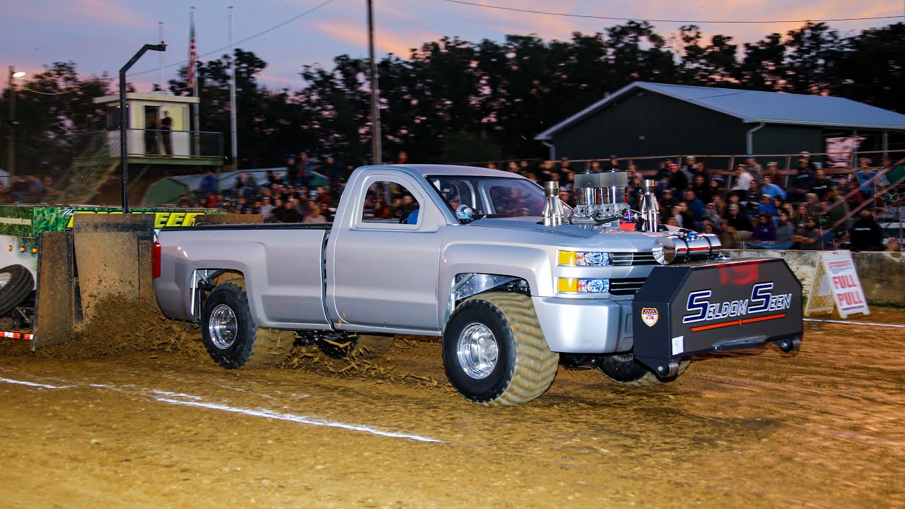 Trucks and Tractors at Malloy Ford of Winchester Fall Nationals 2020