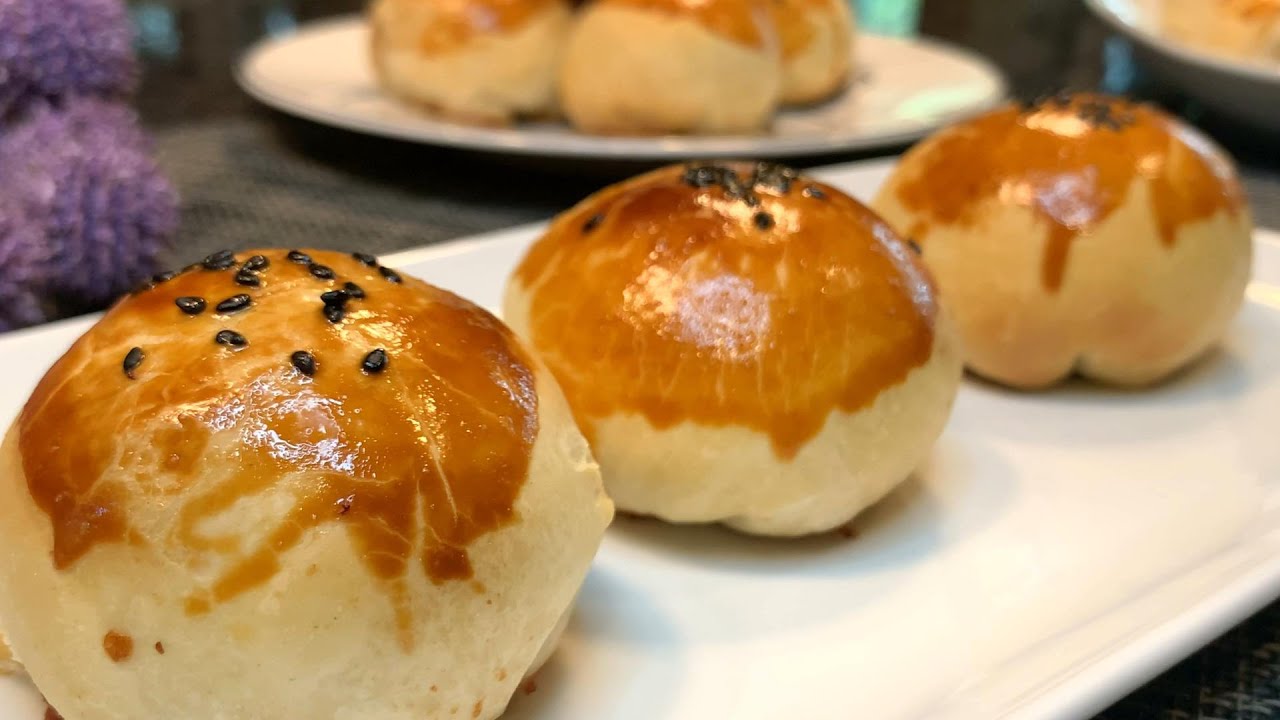 酥皮肉月饼 - Meat Mooncake。自己在家也能做出新鲜好吃的肉月饼了。#月饼 #肉月饼 #酥皮 #mooncake