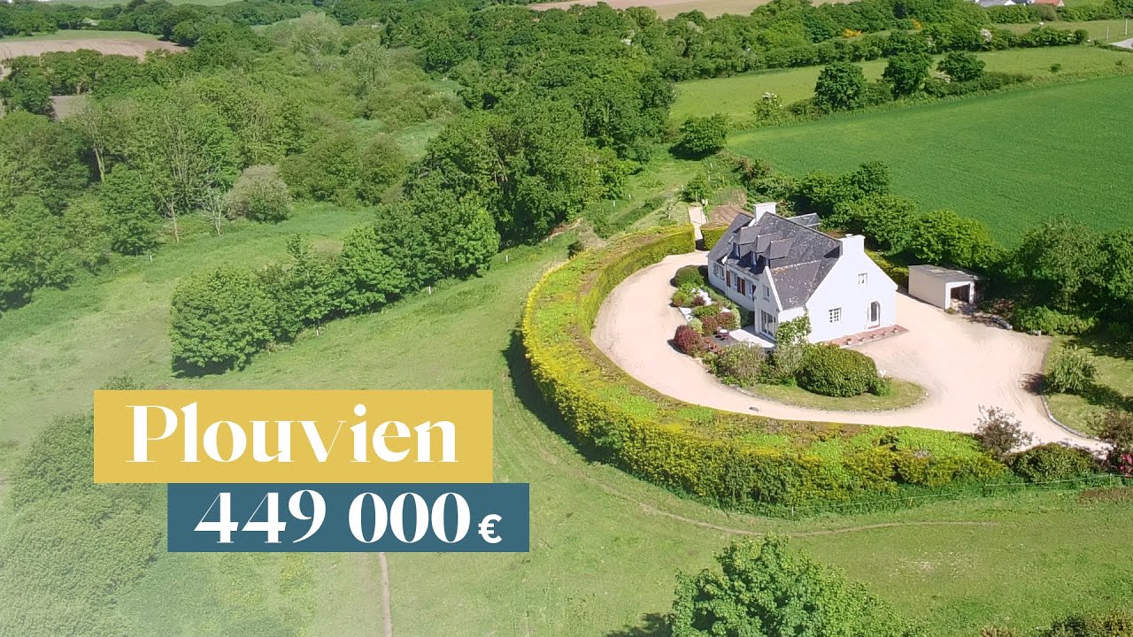 Plouvien / Focus sur le cadre qui entoure cette maison néo-bretonne