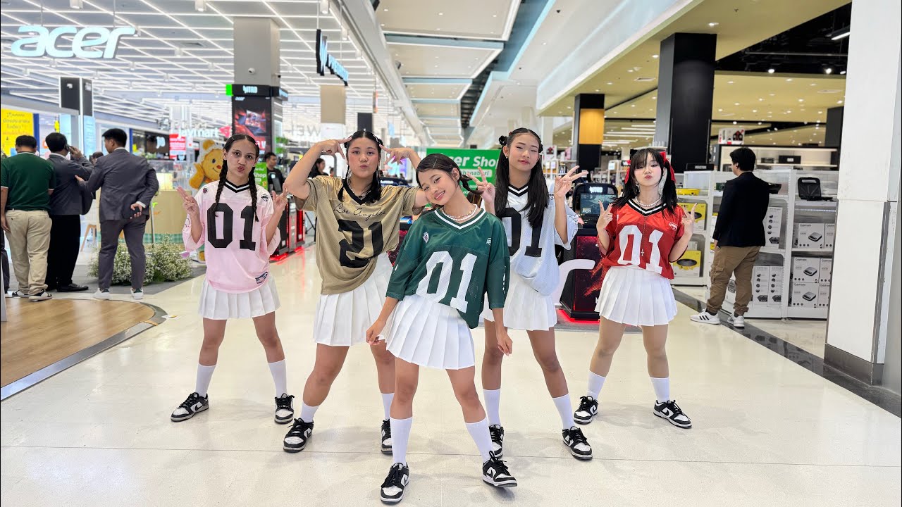 ทีม MIND MOTION CREW โชว์เปิดงานฉลองเปิดสาขาใหม่ ACER SHOP Grand Opening Day ชั้น2 โรบินสันกาญจนบุรี