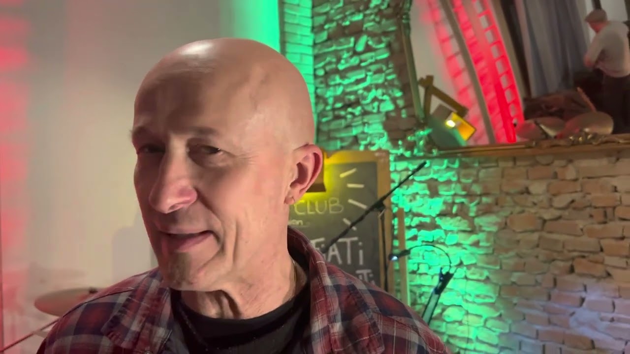 Seba Pezzani, frontman dei RAB4 presenta la serata live con i Fiati Pesanti al Baciccia