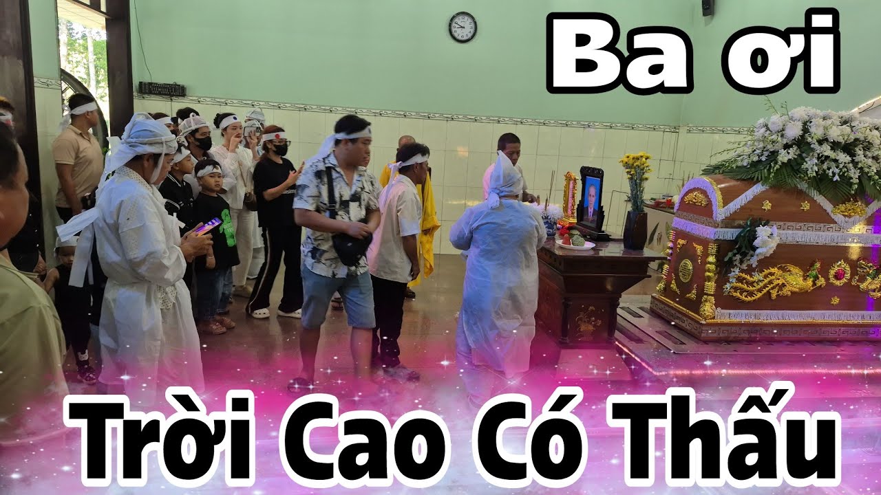 Ba ơi đừng bỏ mẹ con mà! Nghẹn ngào câu nói trước lúc hạ huyệt xuống lò hỏa táng 